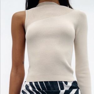 Zara asymmetric knit beige top M
